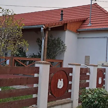 Villa Manipura Szemenyecsörnye