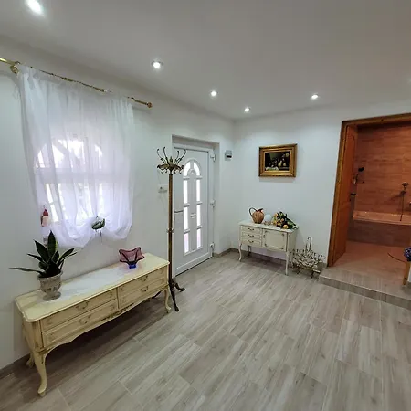 Dom Manipura-zatrzymaj Sie I Odpocznij W Ciszy I Zieleni Villa Szemenyecsörnye