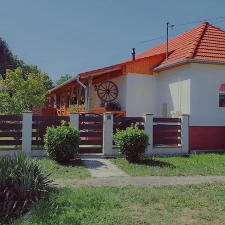 Dom Manipura-zatrzymaj Sie I Odpocznij W Ciszy I Zieleni Villa Szemenyecsörnye