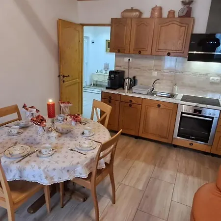 Dom Manipura-zatrzymaj Sie I Odpocznij W Ciszy I Zieleni Villa Szemenyecsörnye