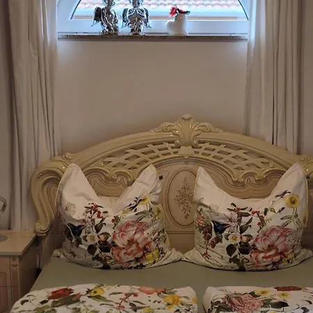 Manipura Villa Szemenyecsörnye