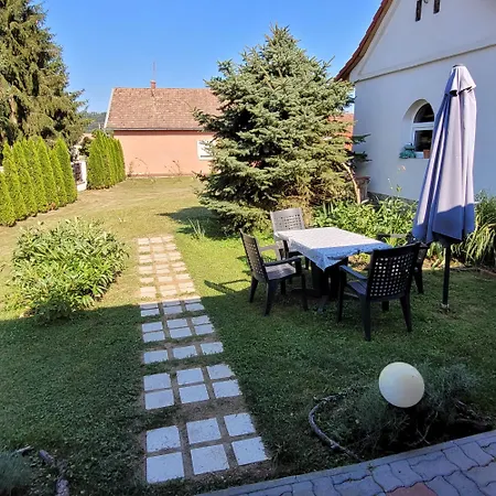 Dom Manipura-zatrzymaj Sie I Odpocznij W Ciszy I Zieleni Villa Szemenyecsörnye