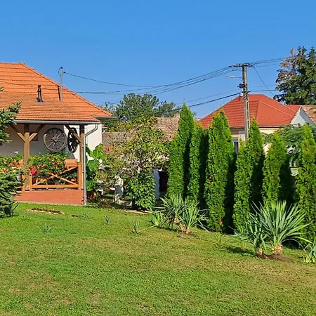 Villa Dom Manipura-zatrzymaj Sie I Odpocznij W Ciszy I Zieleni Szemenyecsörnye