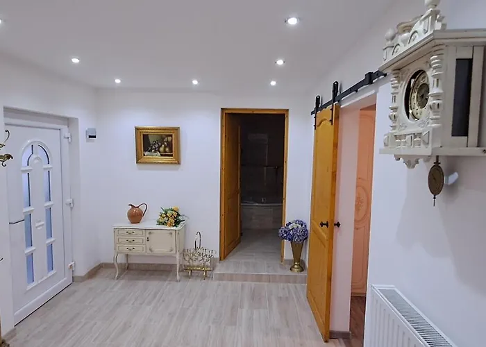 Villa Manipura Szemenyecsörnye