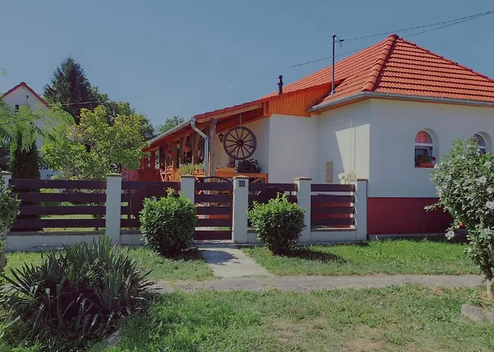 Manipura Villa Szemenyecsörnye