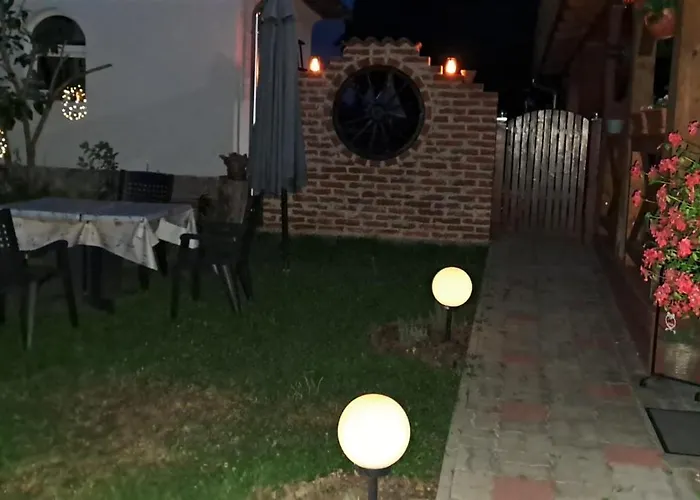 Manipura Villa Szemenyecsörnye